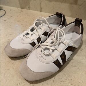 Louis Vuitton White and Brown Monogram Sneakers